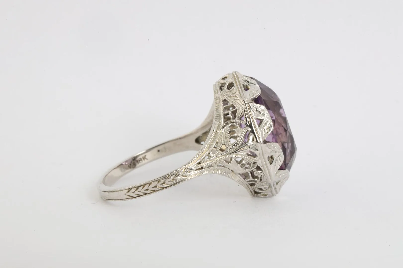 18k White Gold Ring with 8.22tcw Amethyst Size 7.5 (4.97g.)